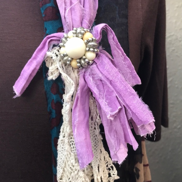 UNIQUE HANDMADE SCARF - Picture 3 of 6